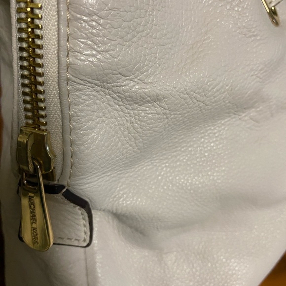 Michael Kors off White Leather Designer Tote/ shoulder /weekender
GUC - Picture 11 of 11